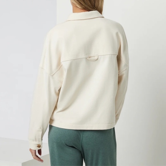 Vuori Mackenzie Cropped Shirt Jacket Size Small - Picture 2 of 12